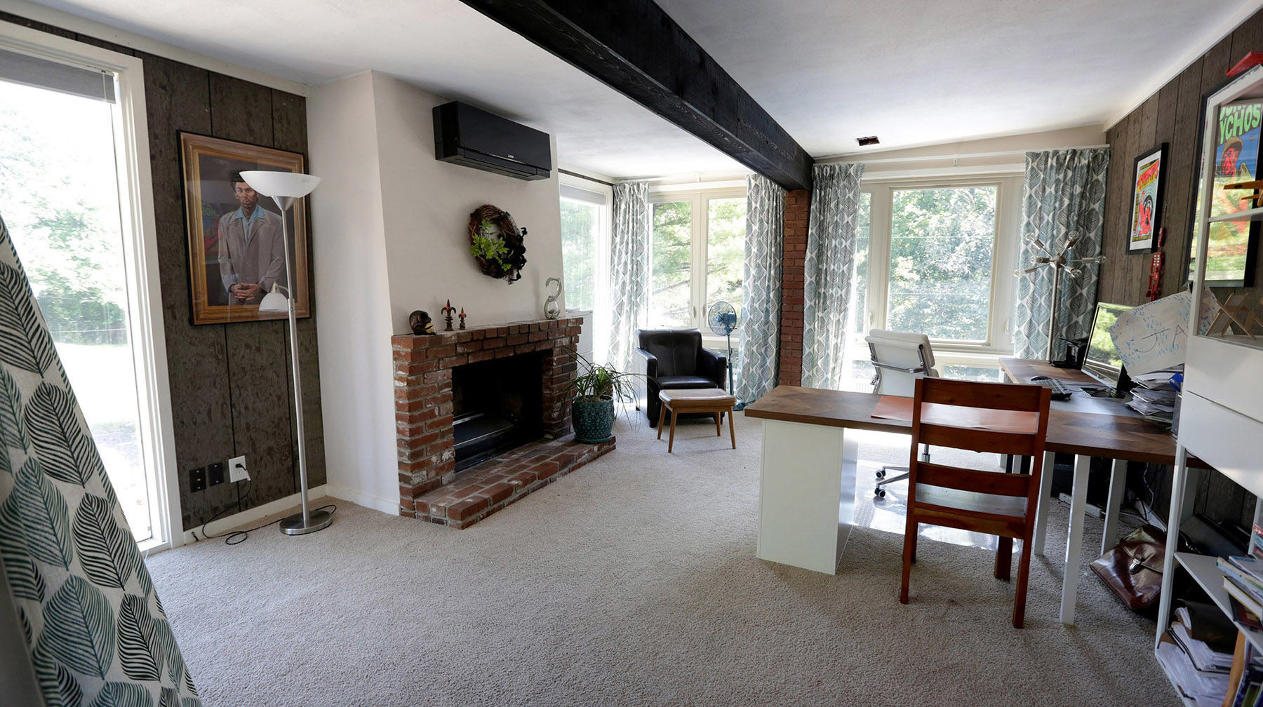 At home in a Belleville Mid-century modern